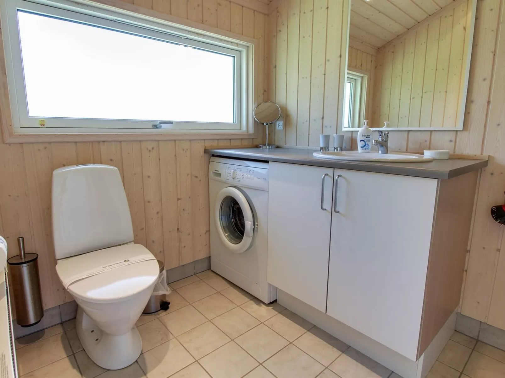 "Follerich" - 250m from the sea-Binnen