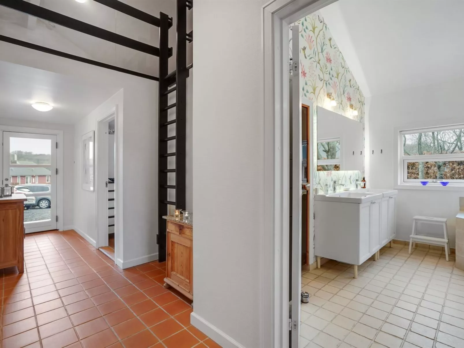 "Holmwith" - 200m from the sea-Binnen