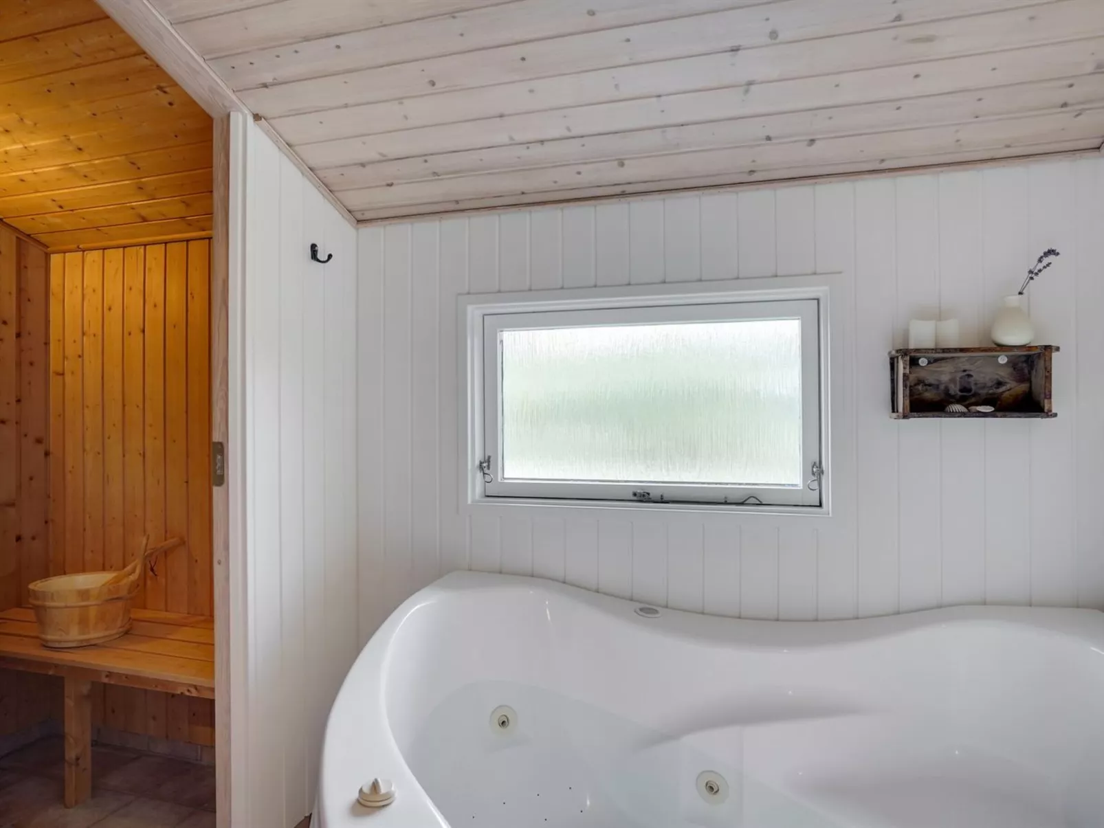 "Monja" - 2.2km from the sea-Binnen