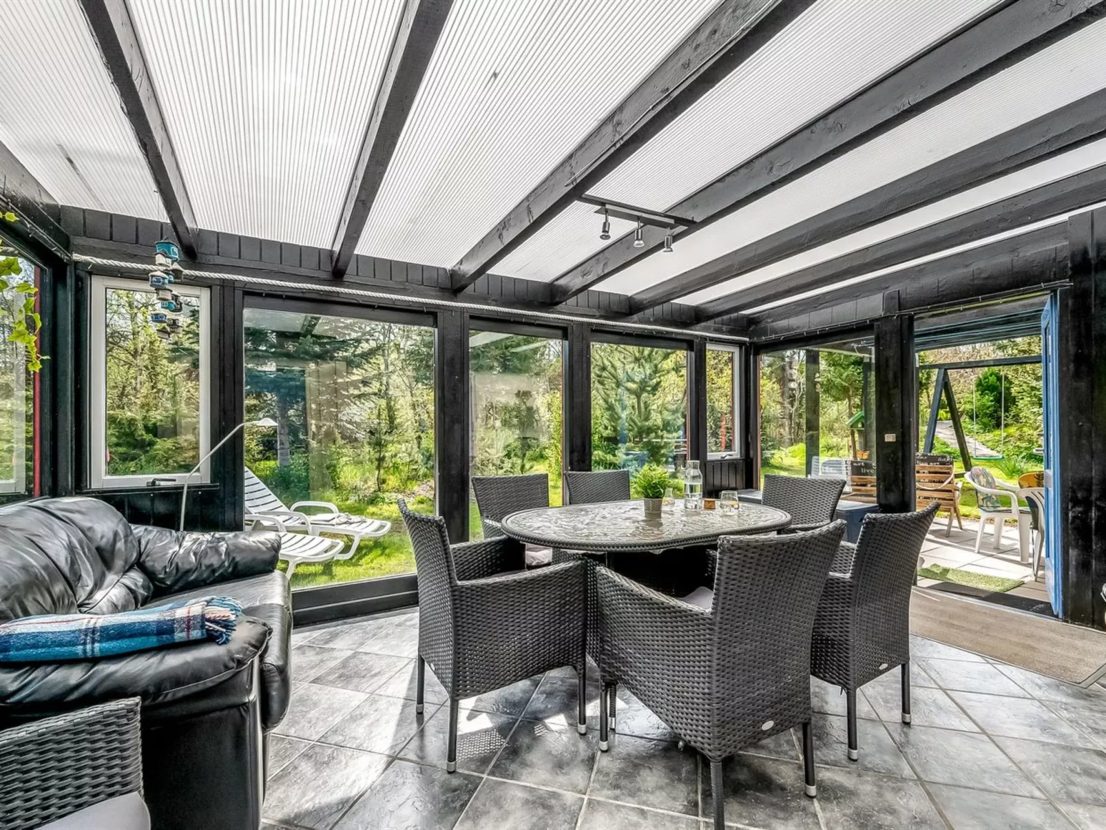 "Marillia" - 2km from the sea-Binnen