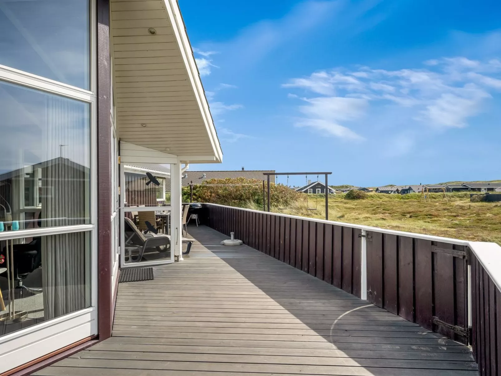 "Thrugot" -  from the sea-Buiten