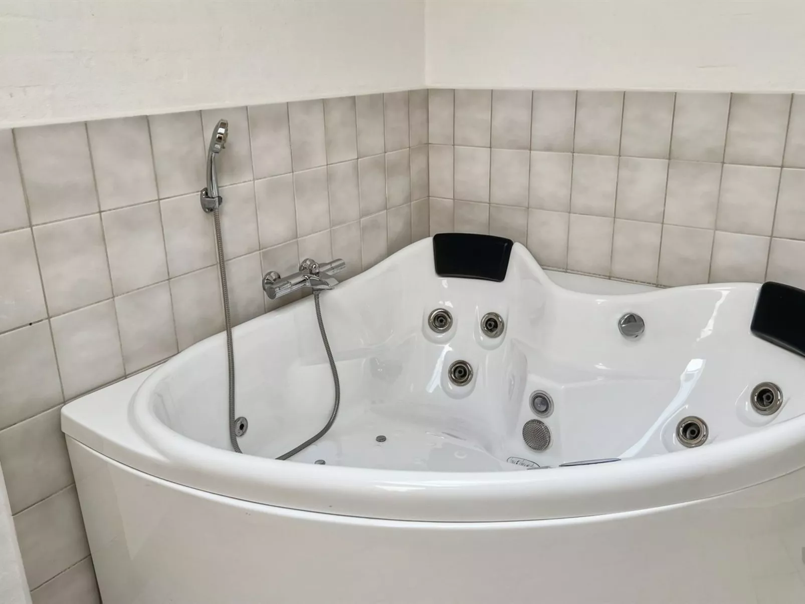 "Ila" - 500m from the sea-Binnen