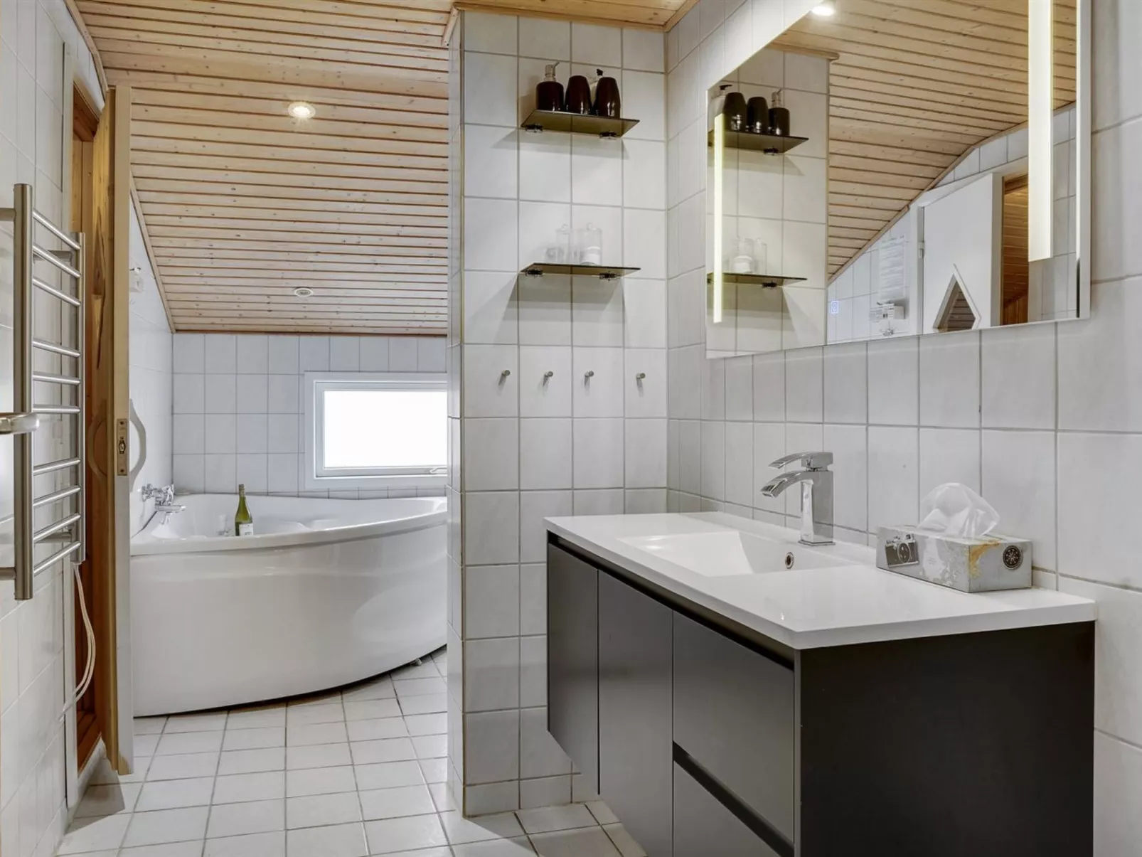 "Hebba" - 300m from the sea-Binnen