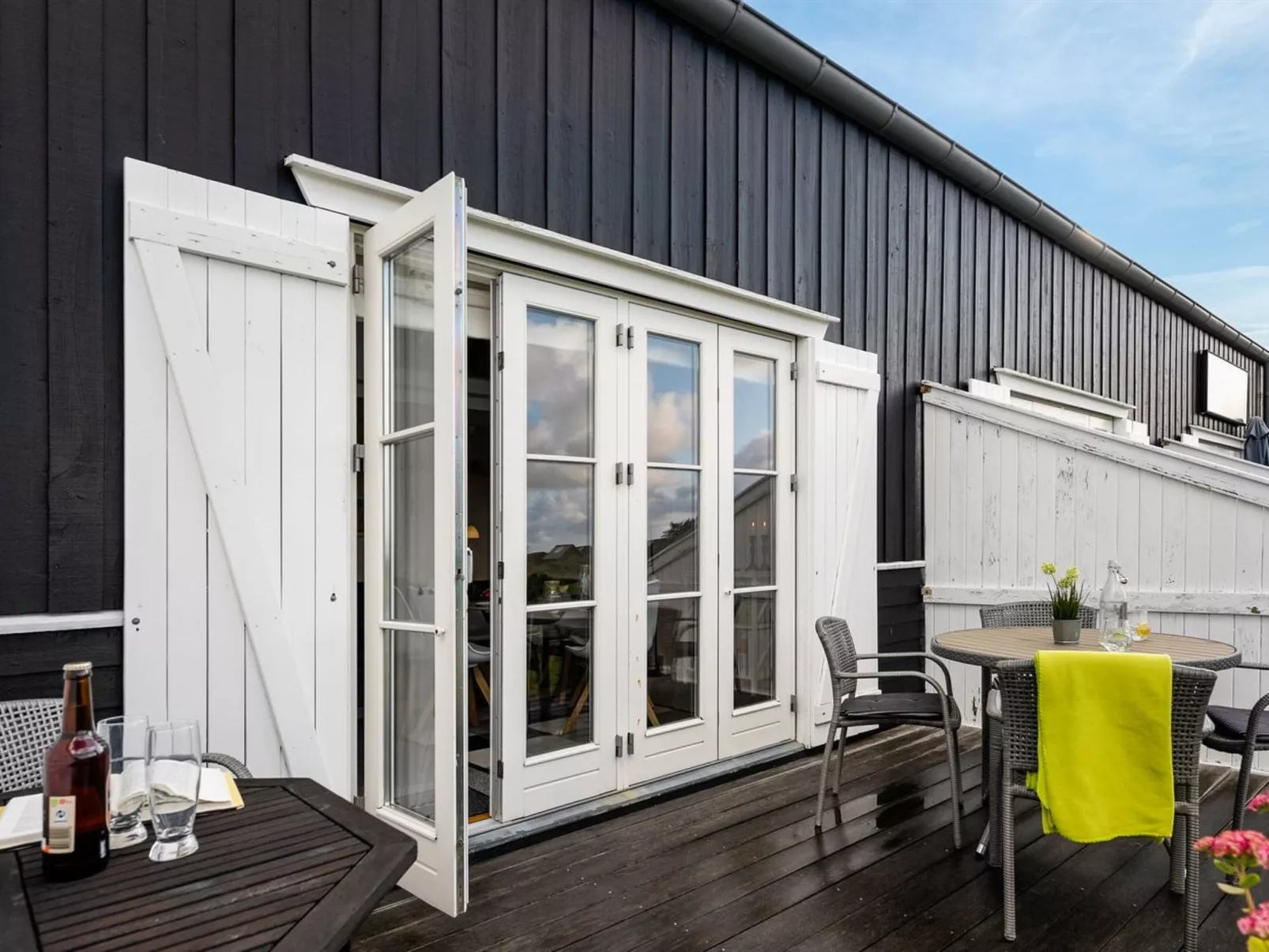 "Tofan" - 100m to the fjord-Buiten