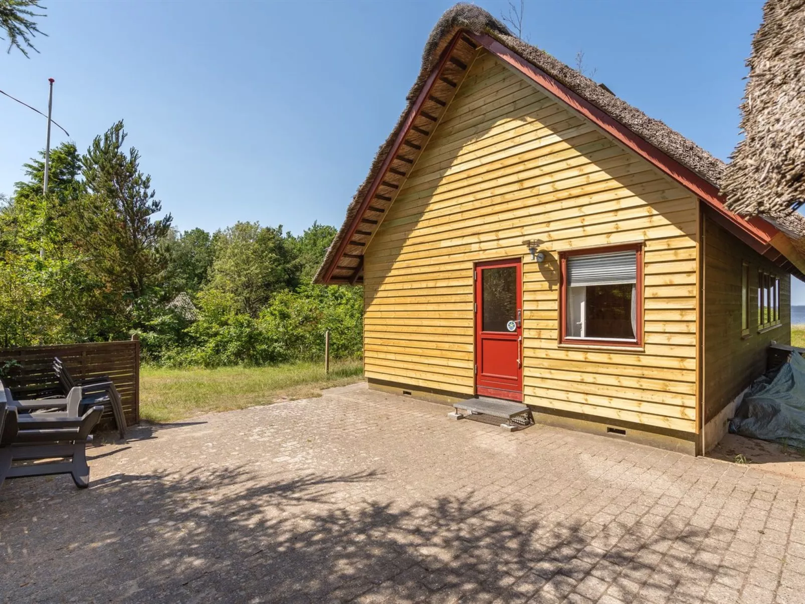 "Ingeborg" - 100m to the fjord-Buiten