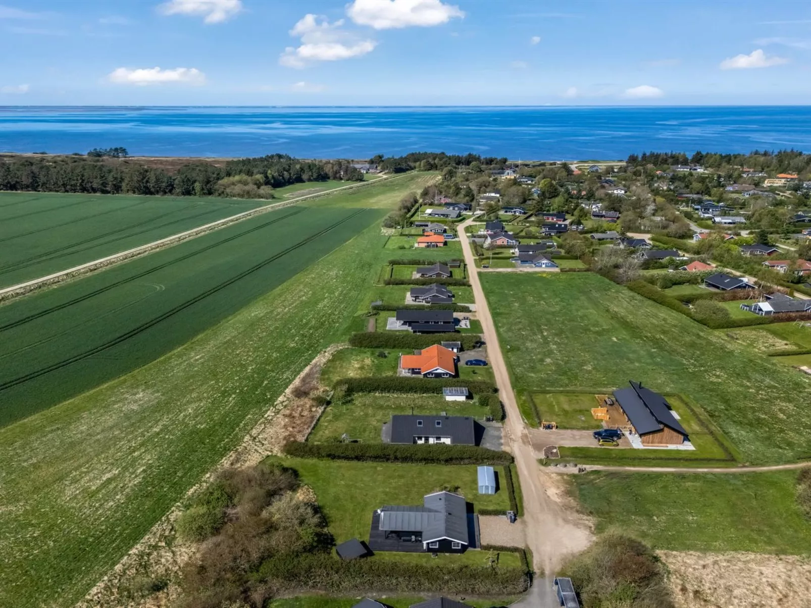 "Holm" - 700m to the fjord-Buiten