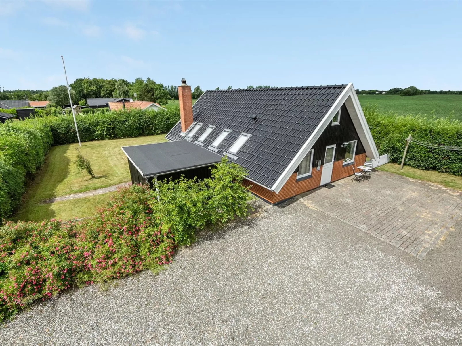 "Earline" - 900m to the fjord-Buiten