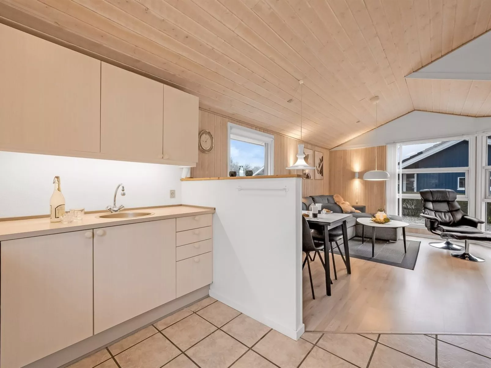 "Marten" - 1.2km to the fjord-Binnen