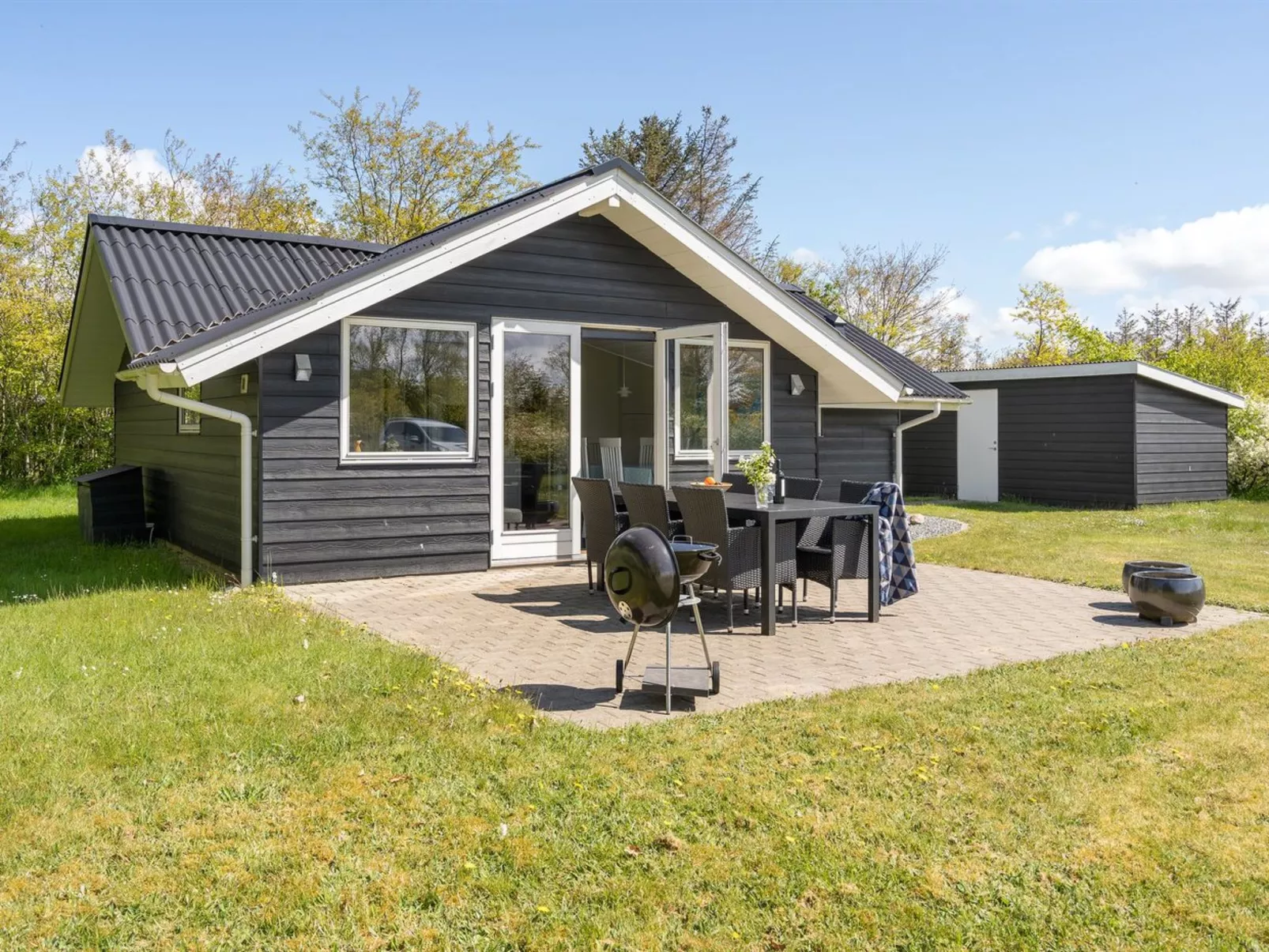 "Ingward" - 300m to the fjord-Buiten