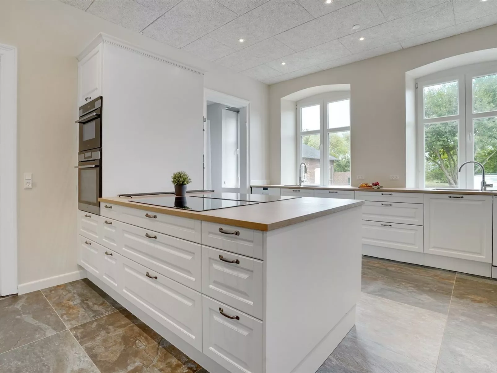 "Niki" - 15km from the sea-Binnen