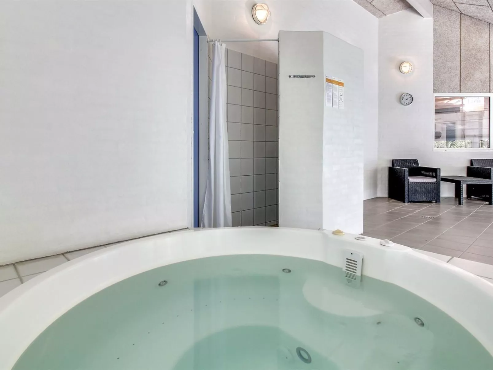 "Luciane" - 2.5km from the sea-Binnen