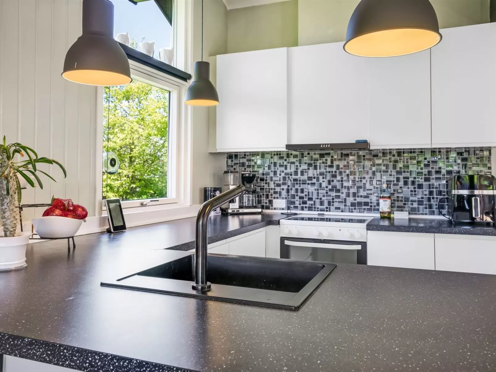 "Bryti" - 500m from the sea-Binnen