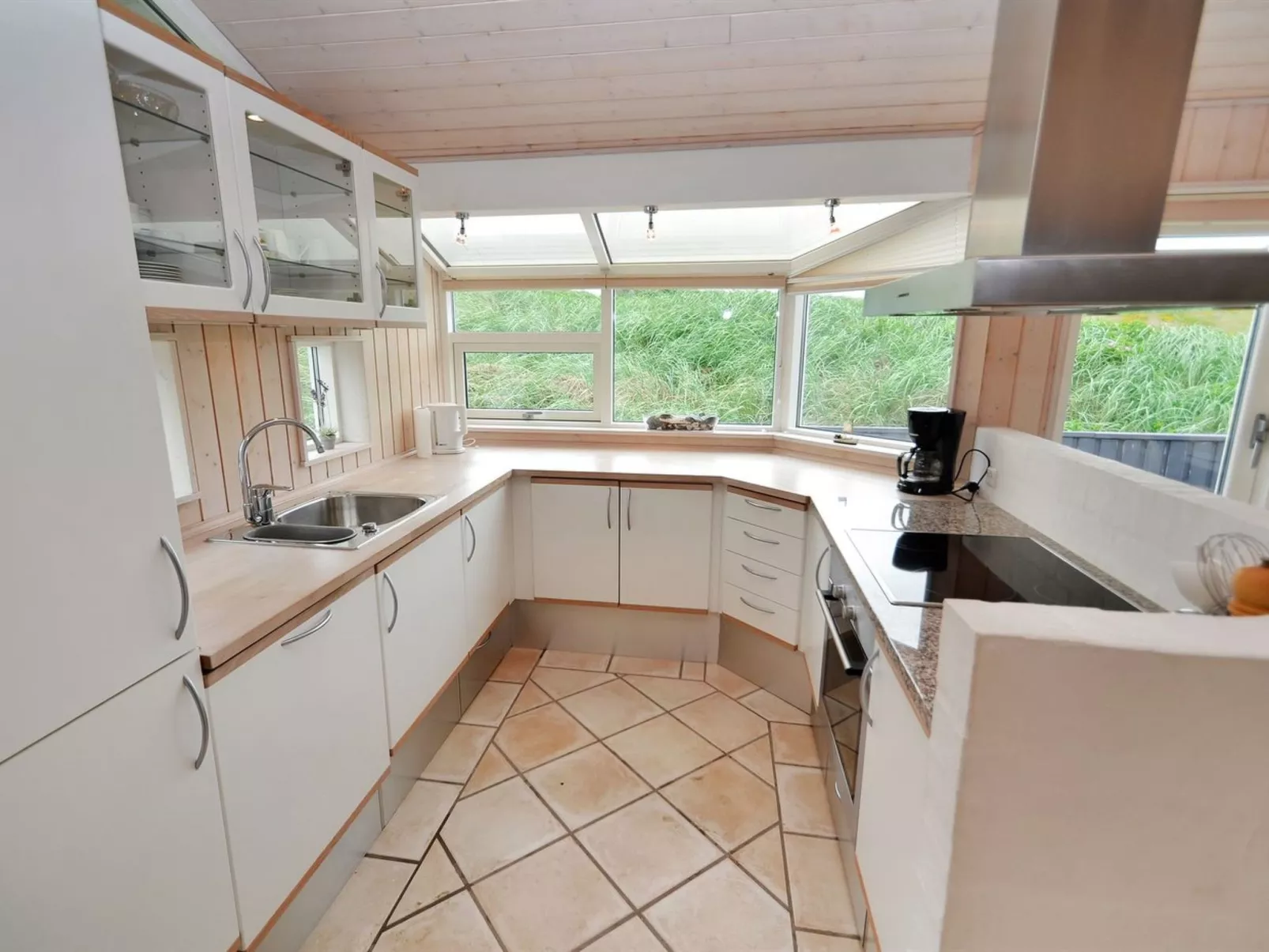 "Hadar" - 100m from the sea-Binnen