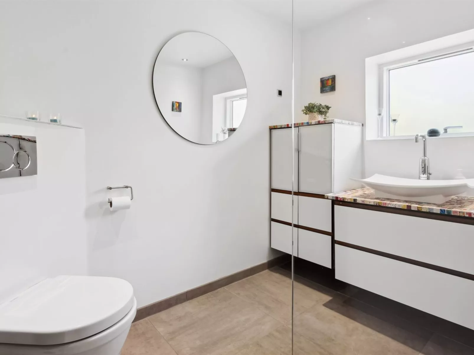 "Kennet" - 30m from the sea-Binnen