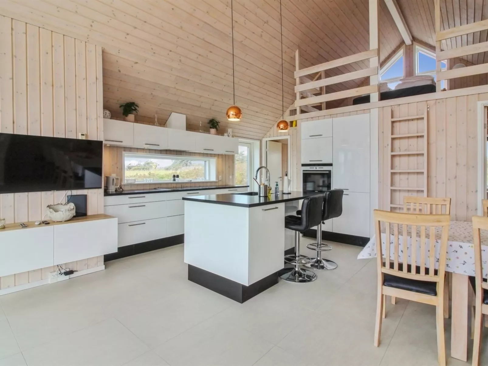 "Othinkarl" - 100m from the sea-Binnen