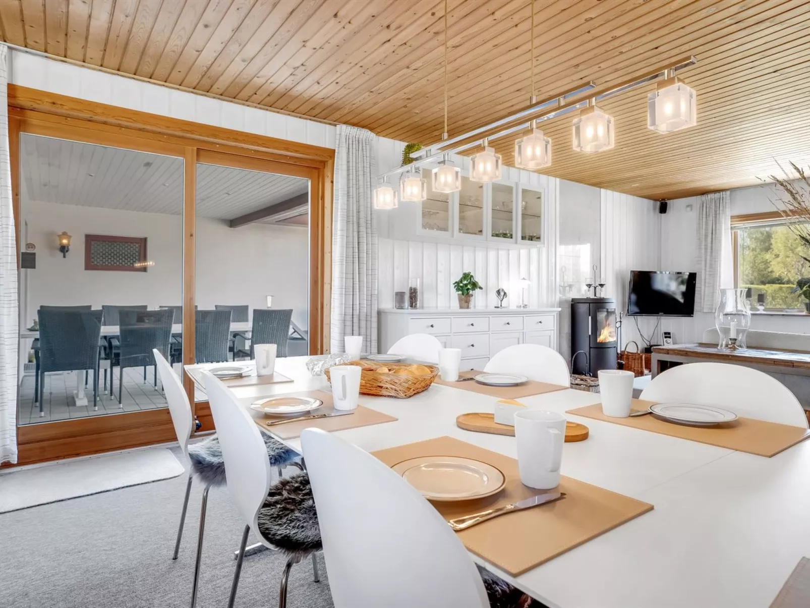 "Hakon" - 550m from the sea-Binnen