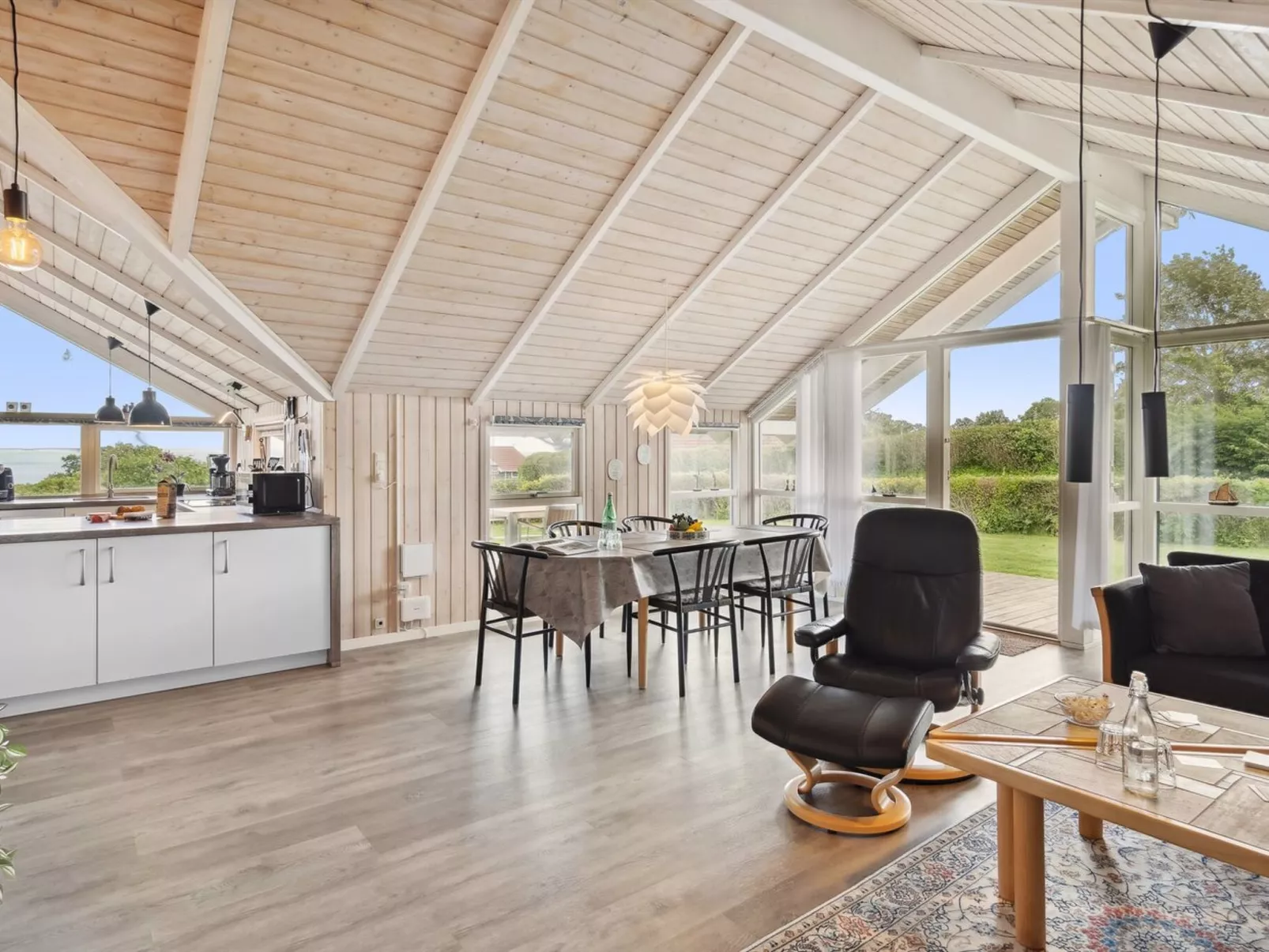 "Aarne" - 300m from the sea-Binnen