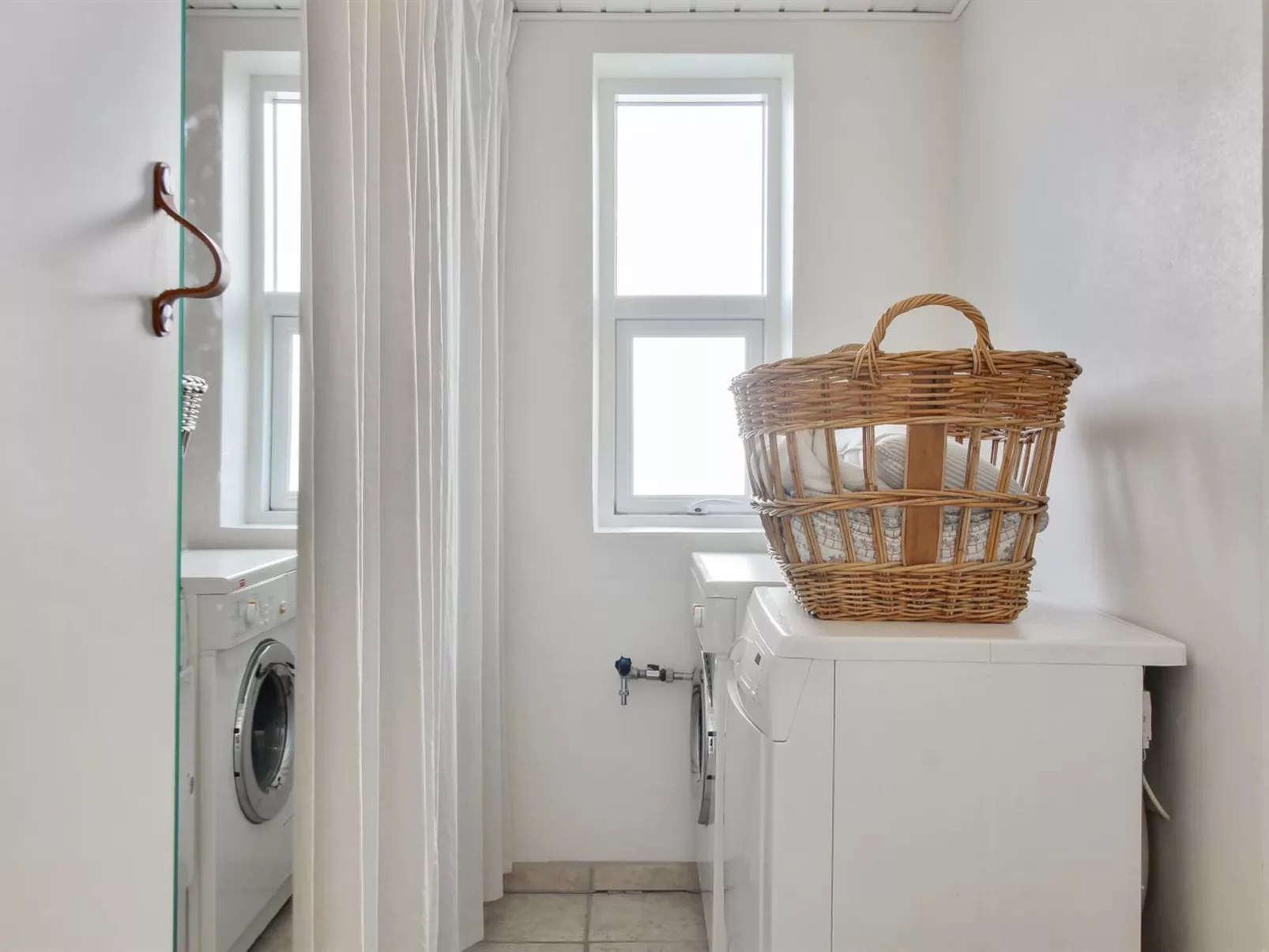 "Thorgny" - 900m from the sea-Binnen