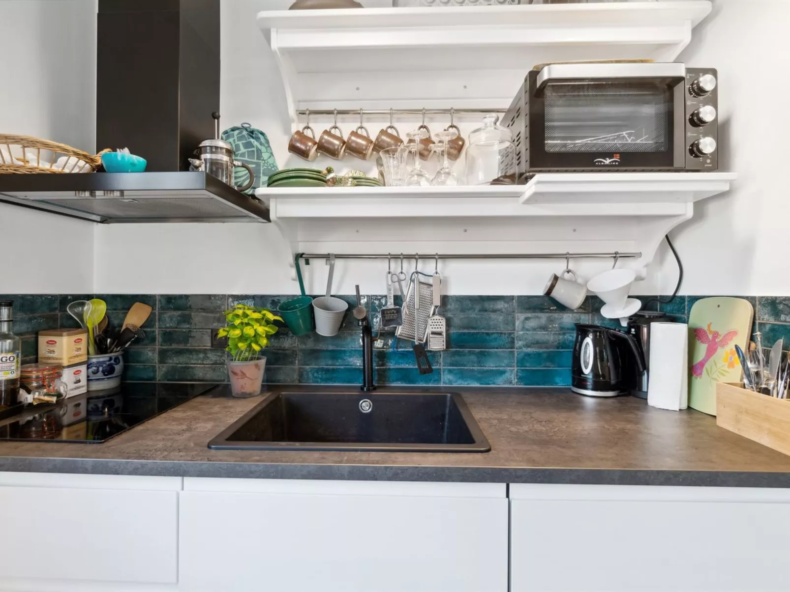 "Nayati" - 60m from the sea-Binnen