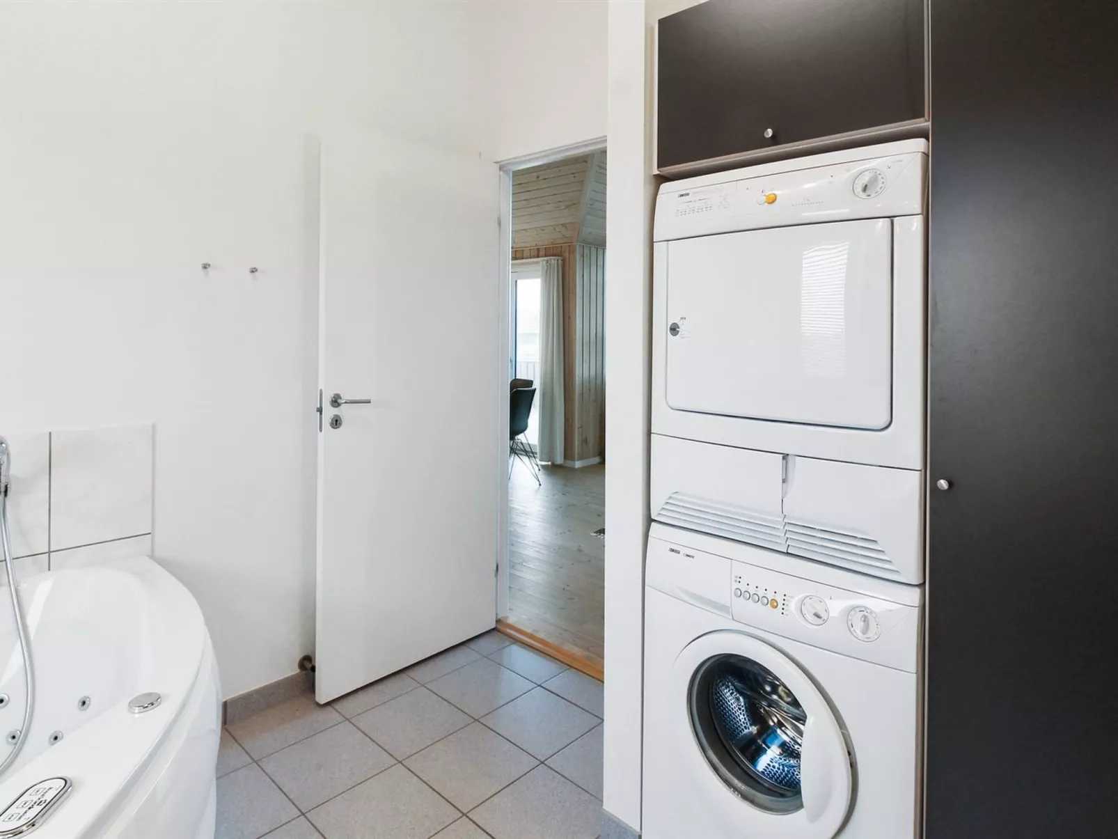 "Ilkka" - 400m from the sea-Binnen