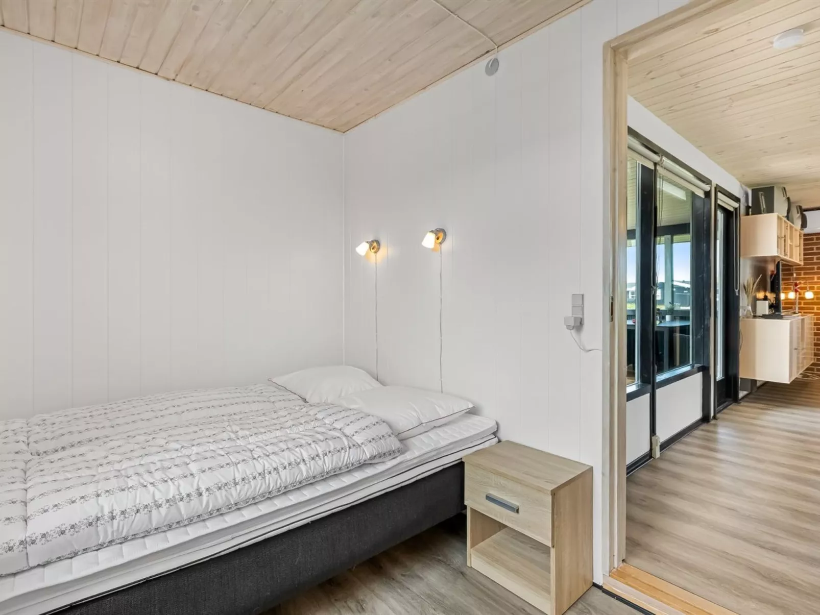 "Signhild" -  from the sea-Binnen