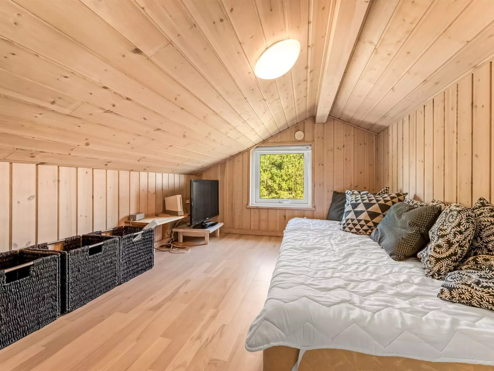 "Rekke" - 300m to the fjord-Binnen