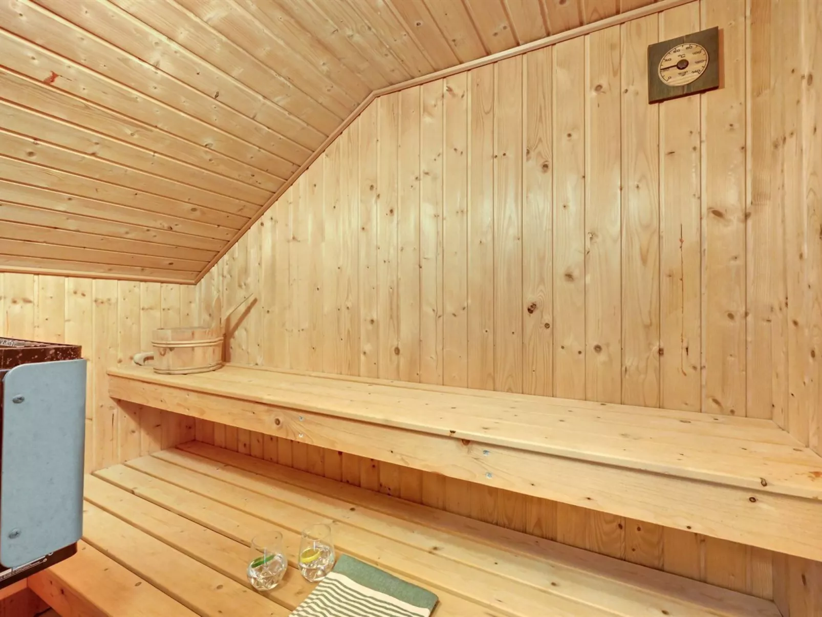 "Sidse" - 400m from the sea-Binnen