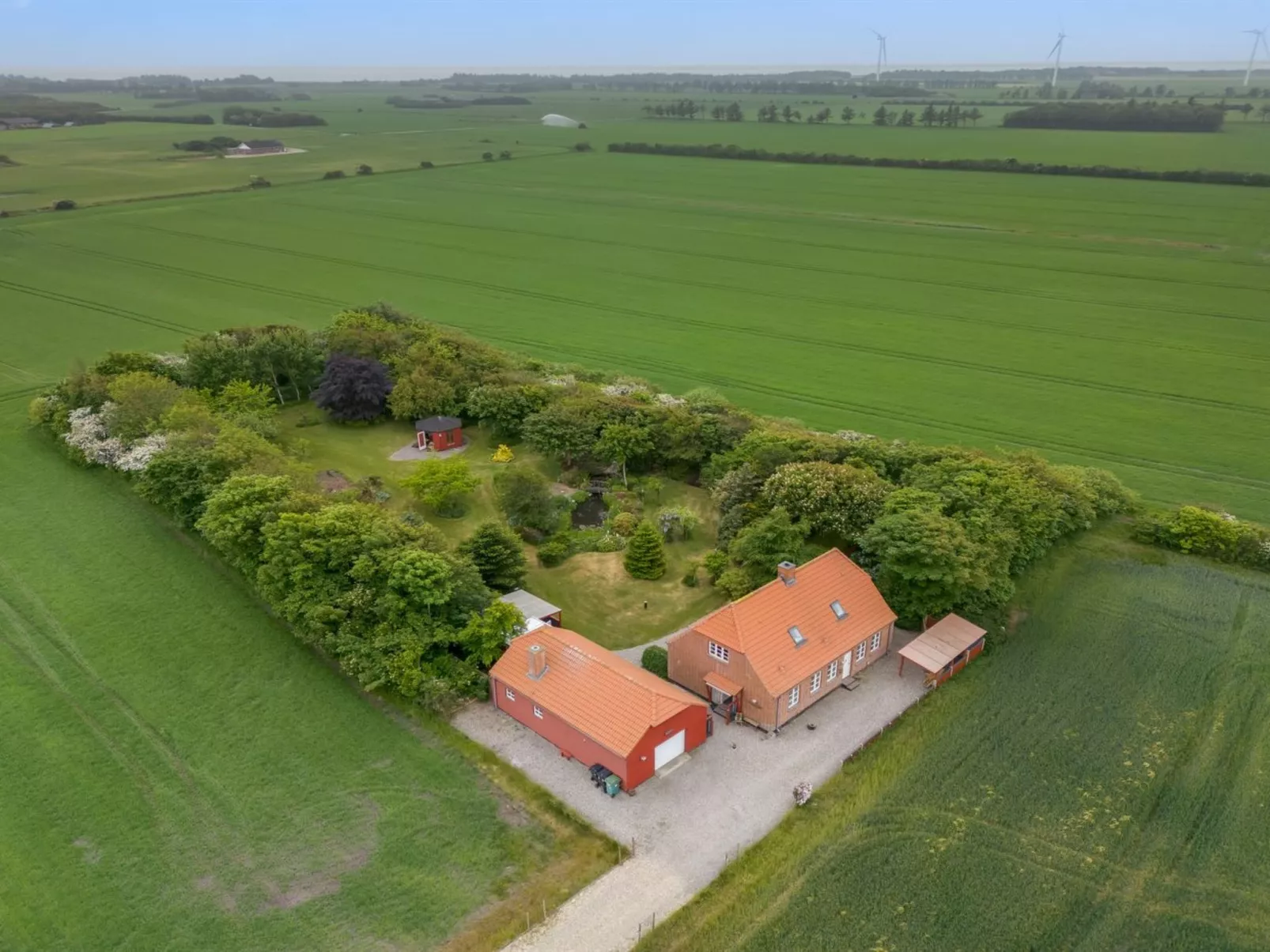 "Soria" - 600m to the fjord-Buiten