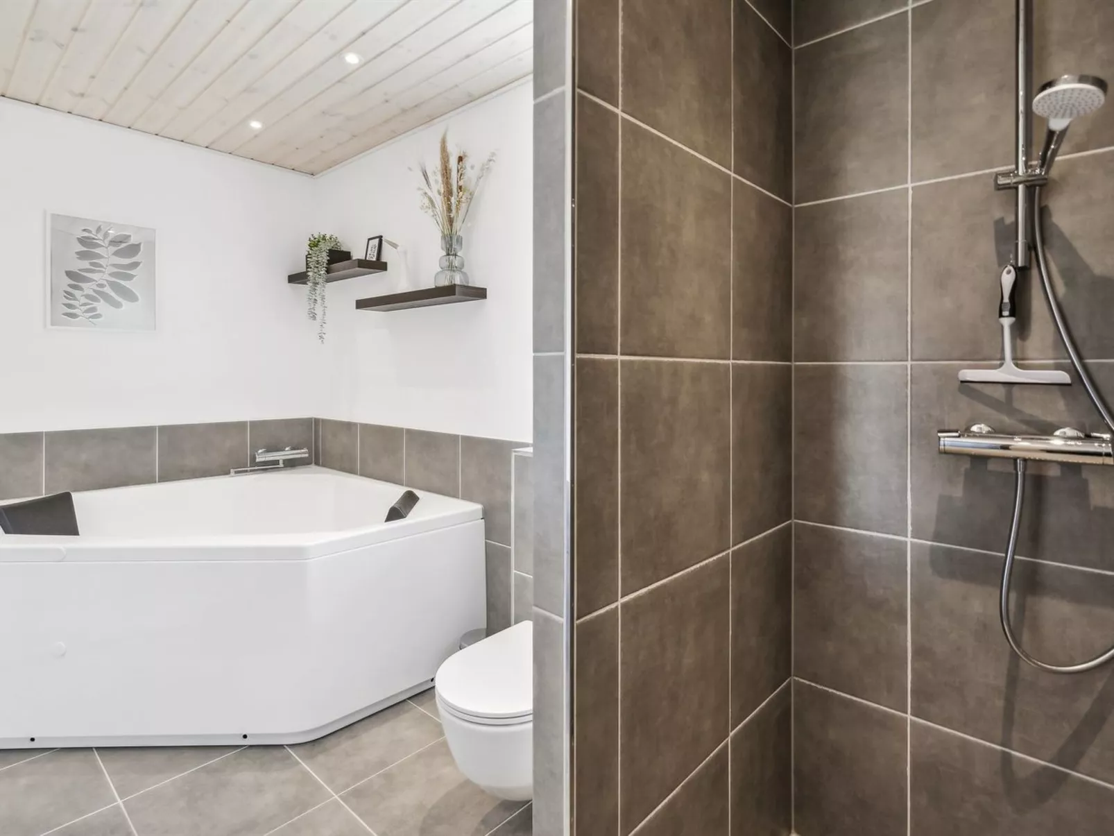 "Ika" - 450m from the sea-Binnen