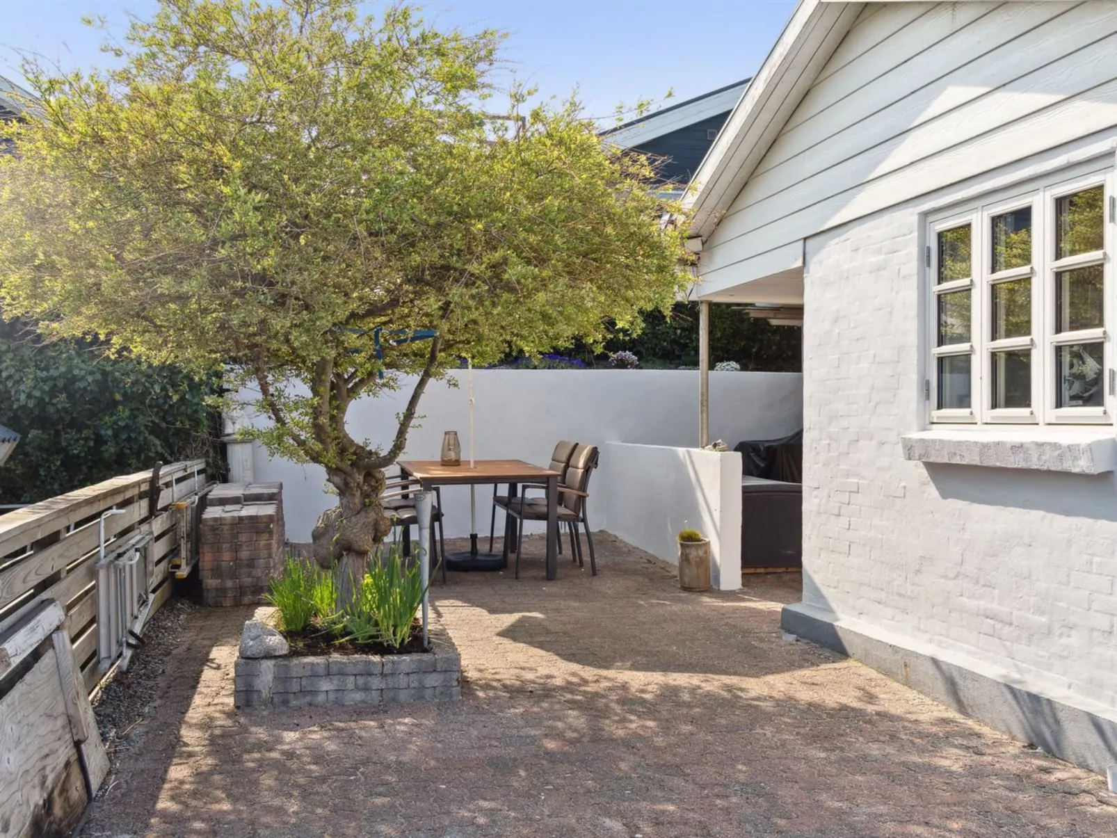 "Tameka" - 10m to the fjord-Buiten