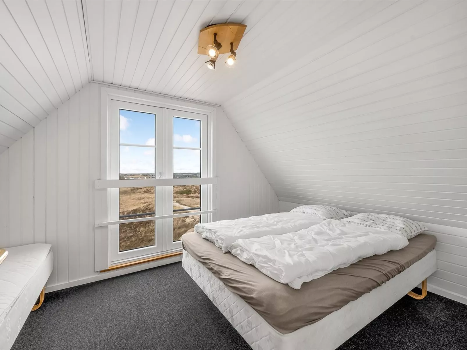 "Venla" -  from the sea-Binnen