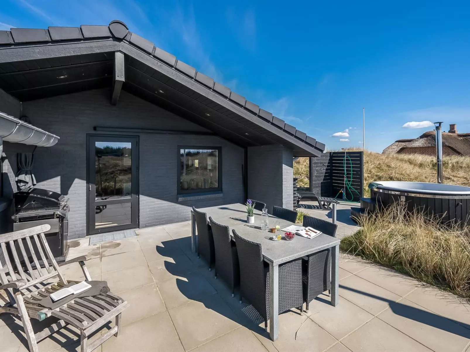 "Walther" - 300m from the sea-Buiten