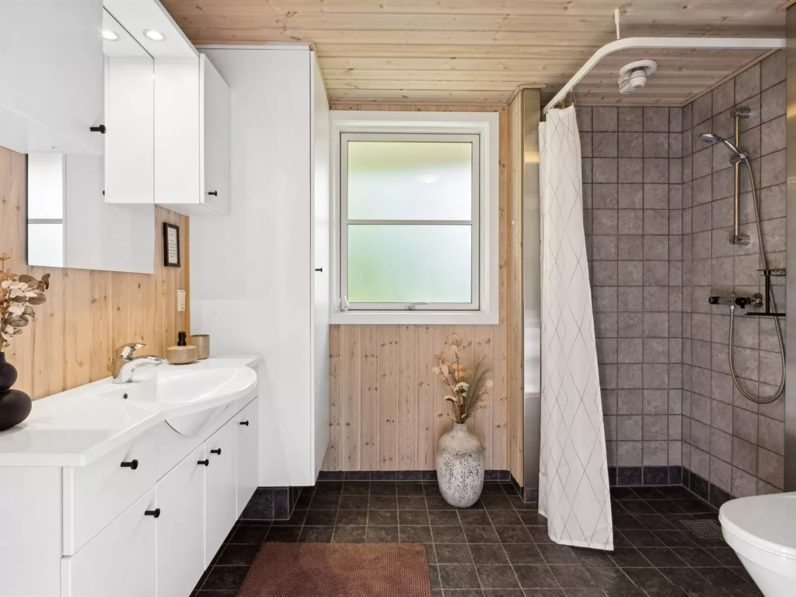 "Melvin" - 700m from the sea-Binnen