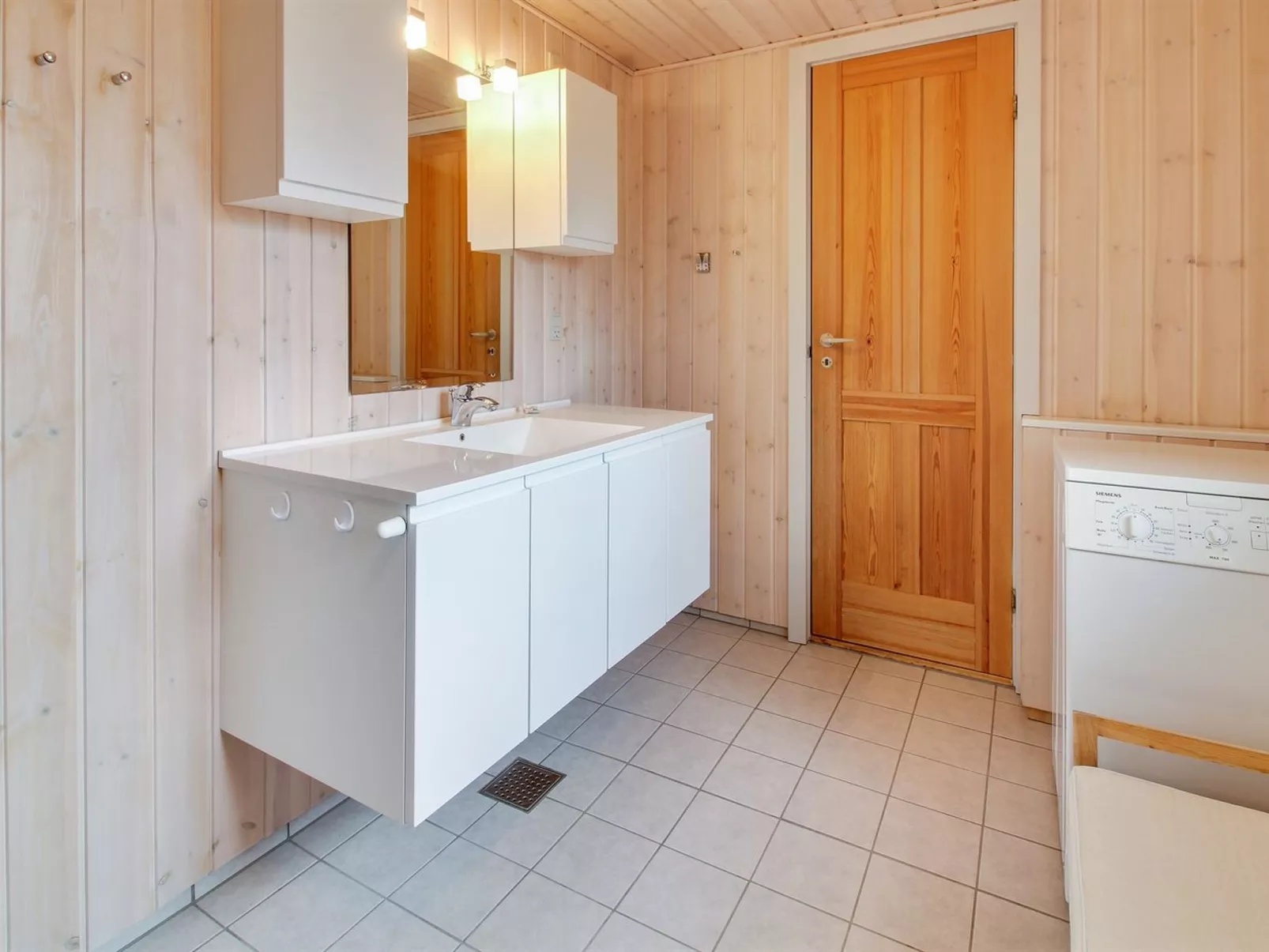 "Sonia" - 3km from the sea-Binnen