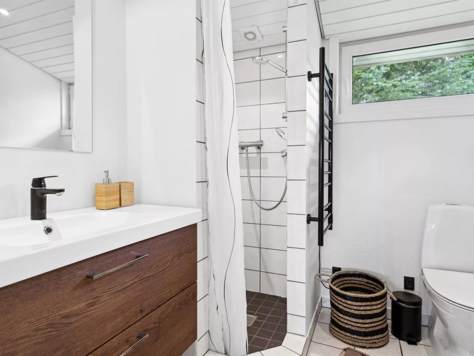 "Safina" - 100m from the sea-Binnen