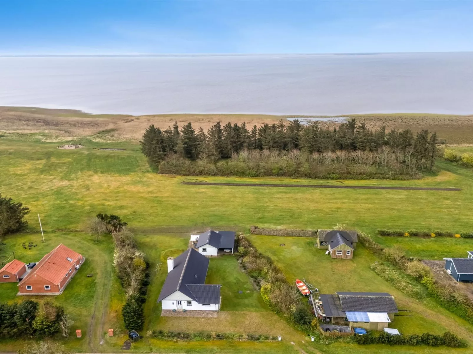 "Moreen" - 200m to the fjord-Buiten