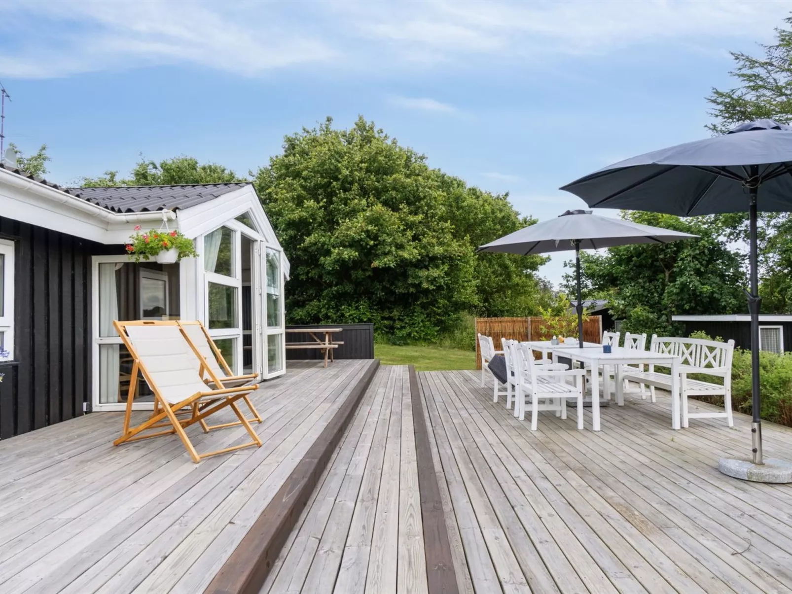 "Katharine" - 175m from the sea-Buiten