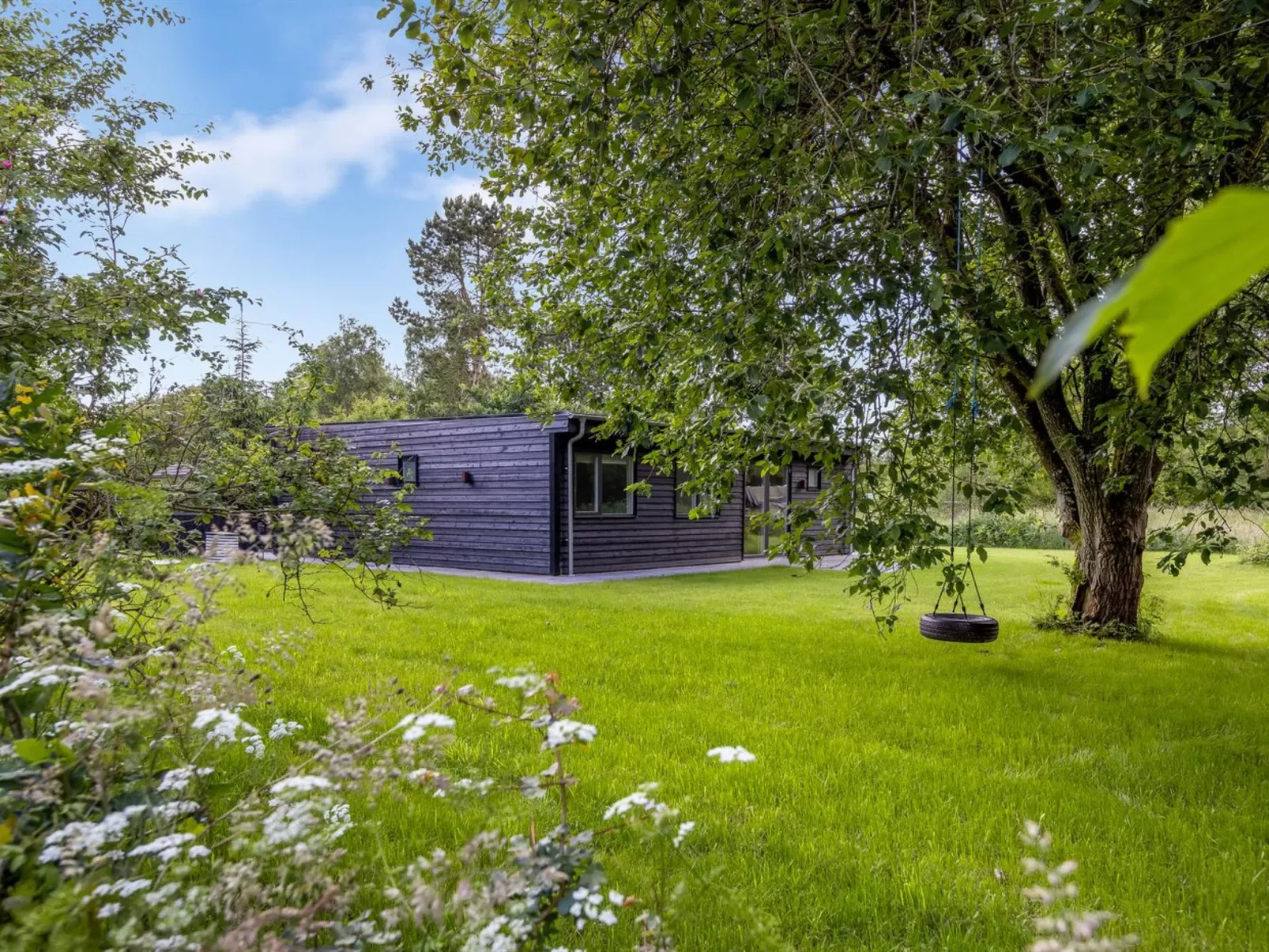 "Scalli" - 1.5km to the fjord-Buiten