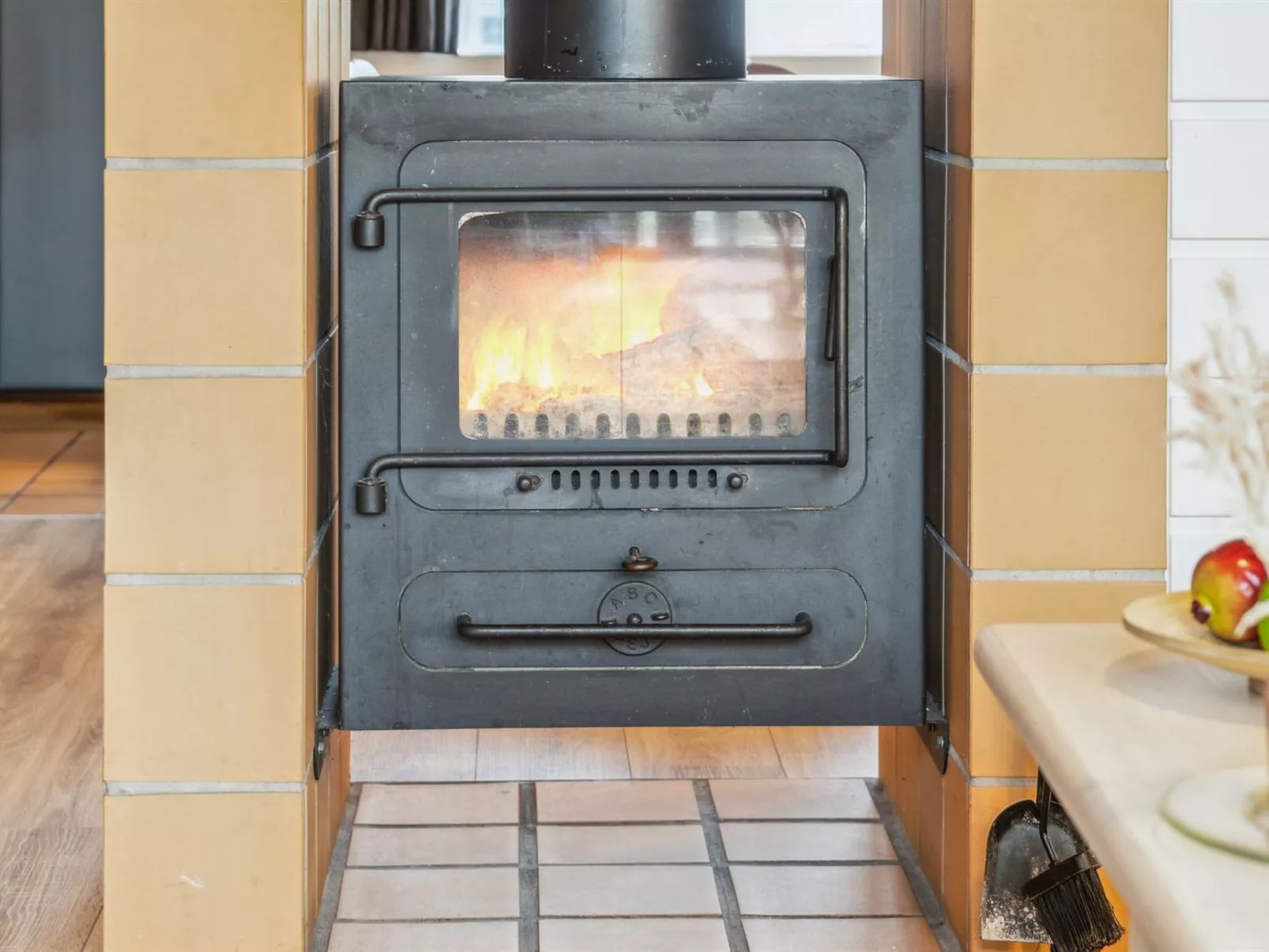 "Gudrund" - 250m from the sea-Binnen