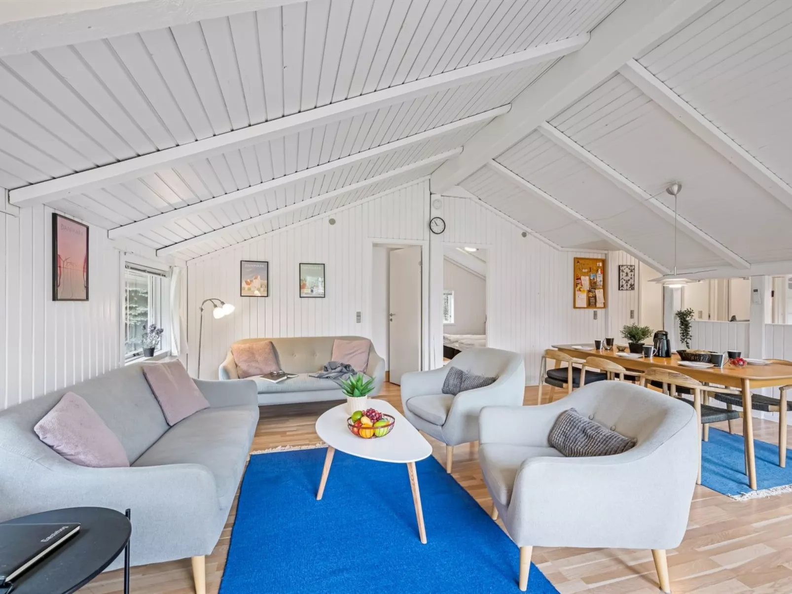 "Orm" - 2.3km from the sea-Binnen