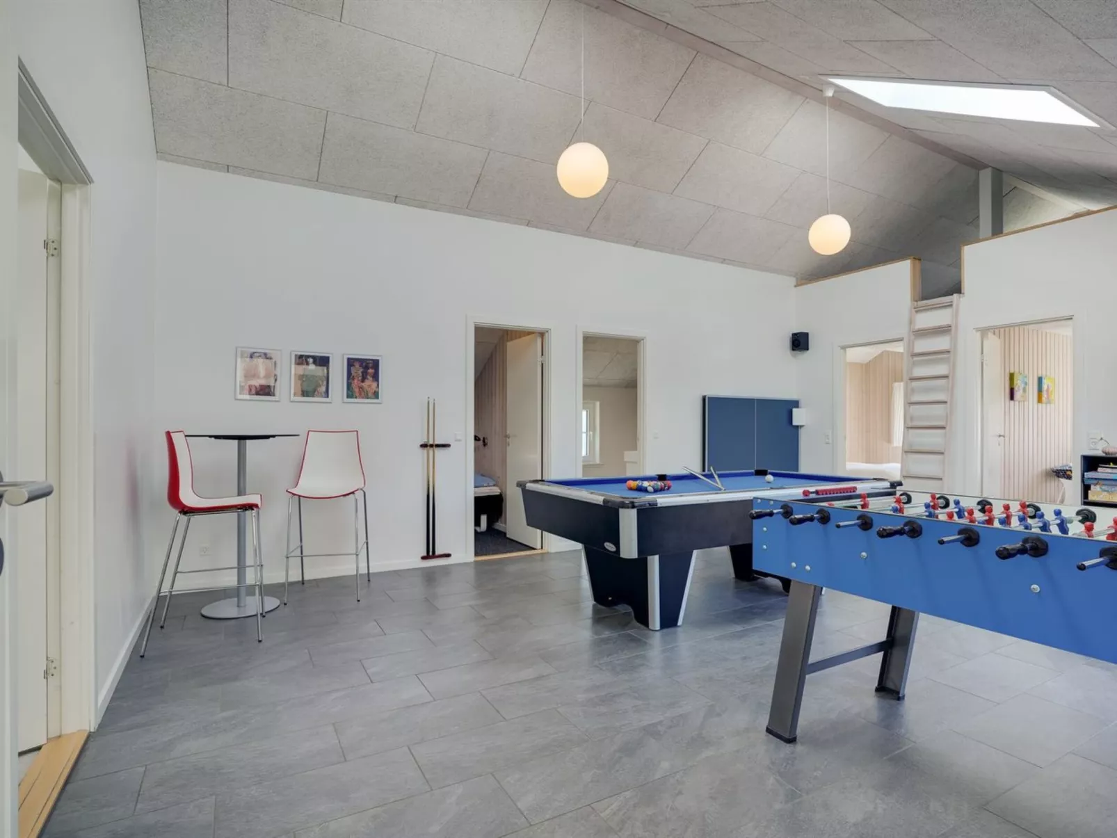 "Lova" - 600m from the sea-Binnen