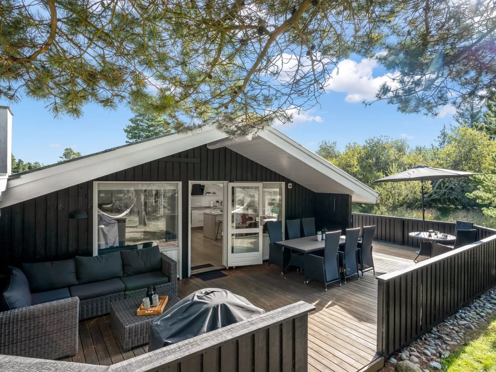 "Eirik" - 2.5km from the sea-Buiten