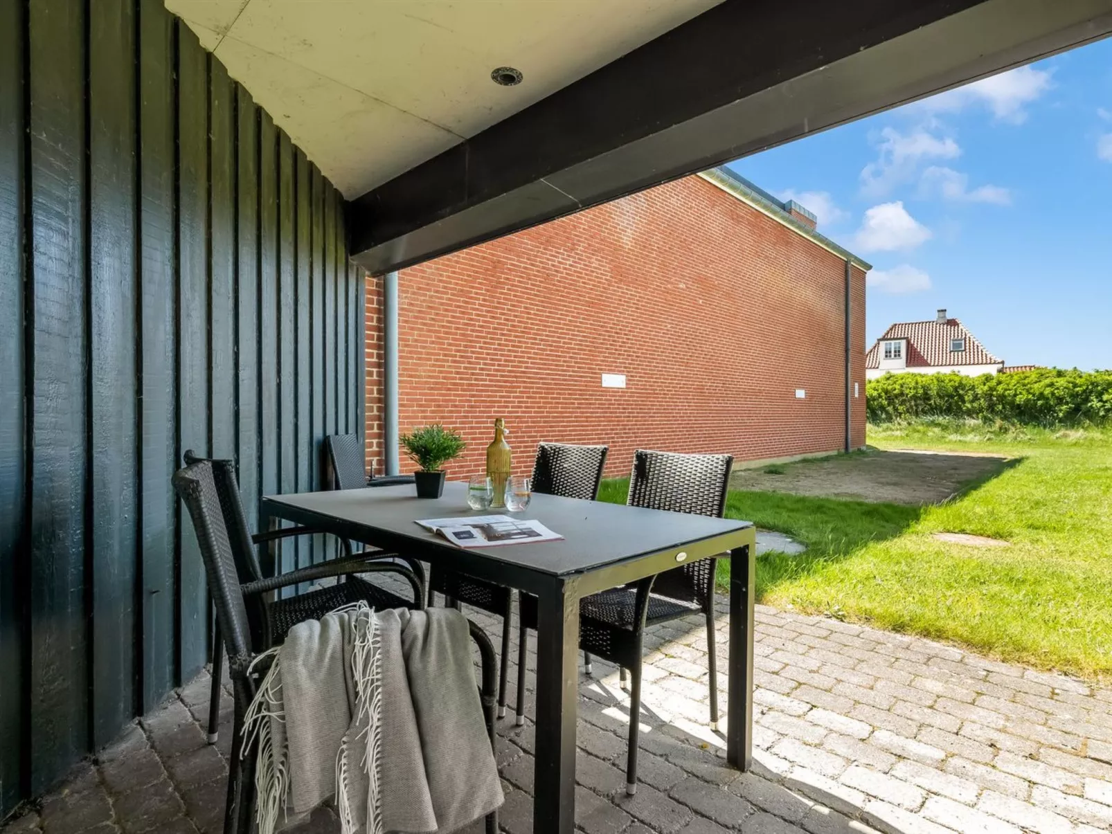 "Akai" - 100m from the sea - Buiten