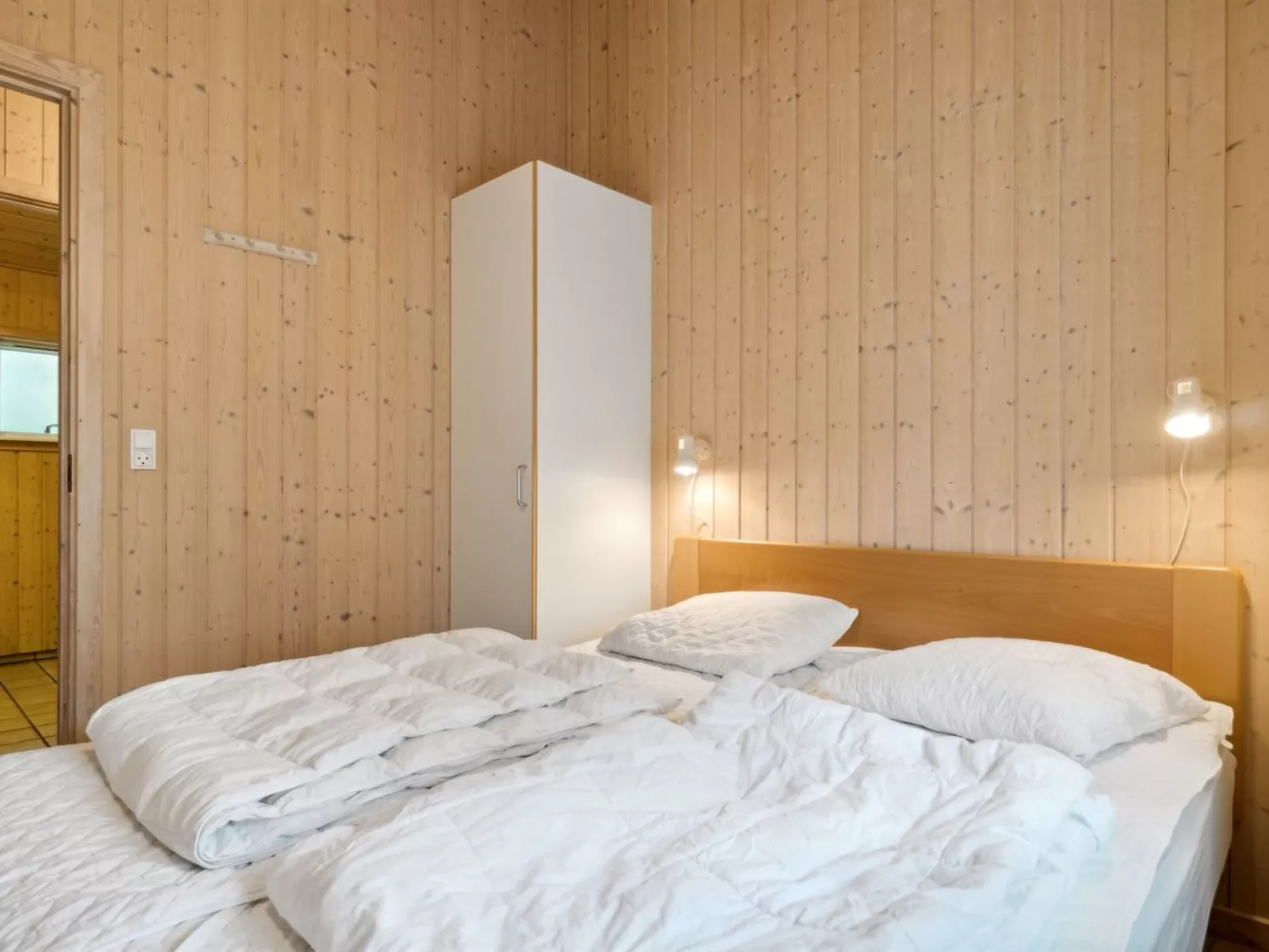 "Ava" - 850m from the sea-Binnen