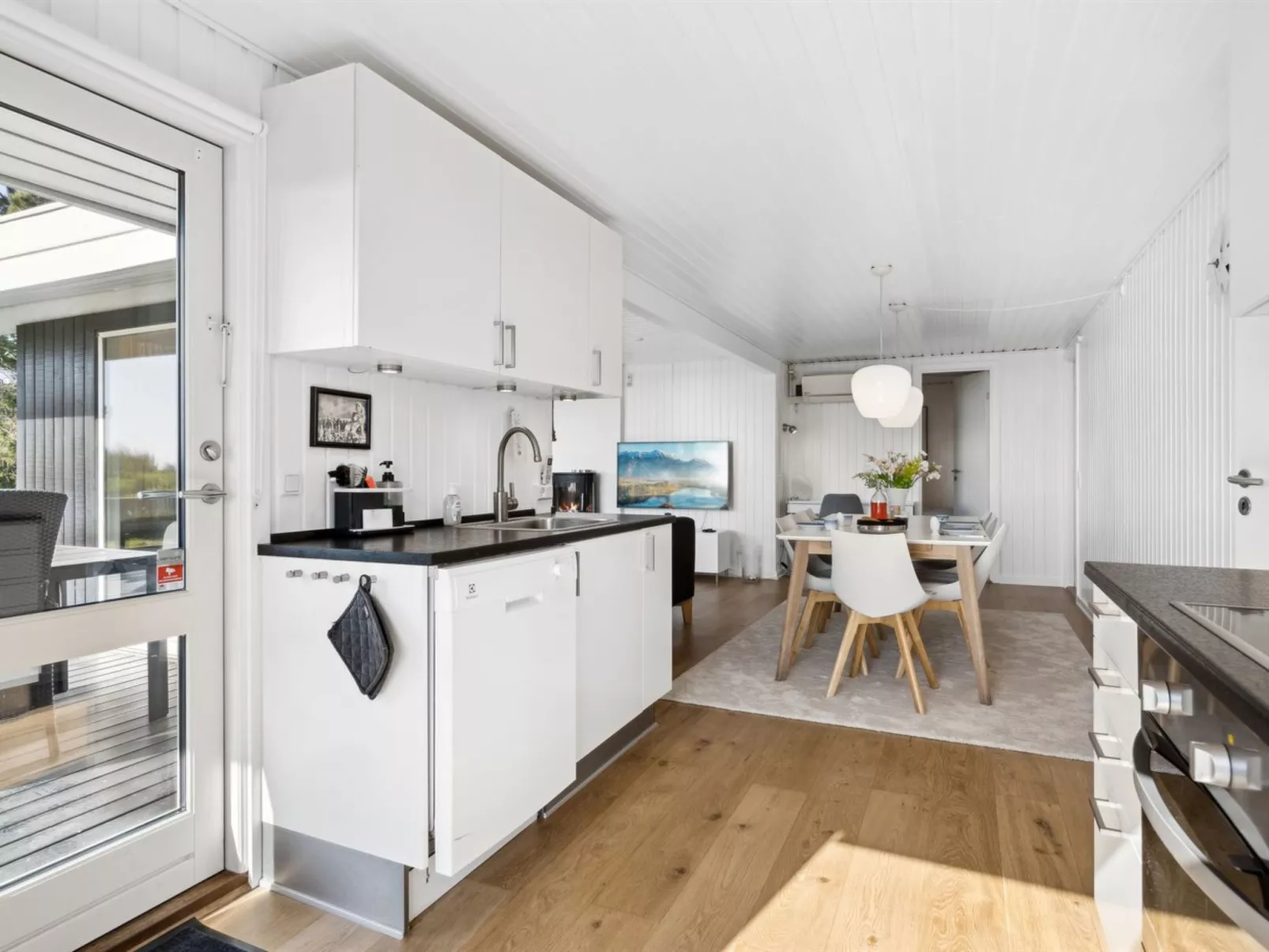 "Gerwin" - 150m from the sea-Binnen