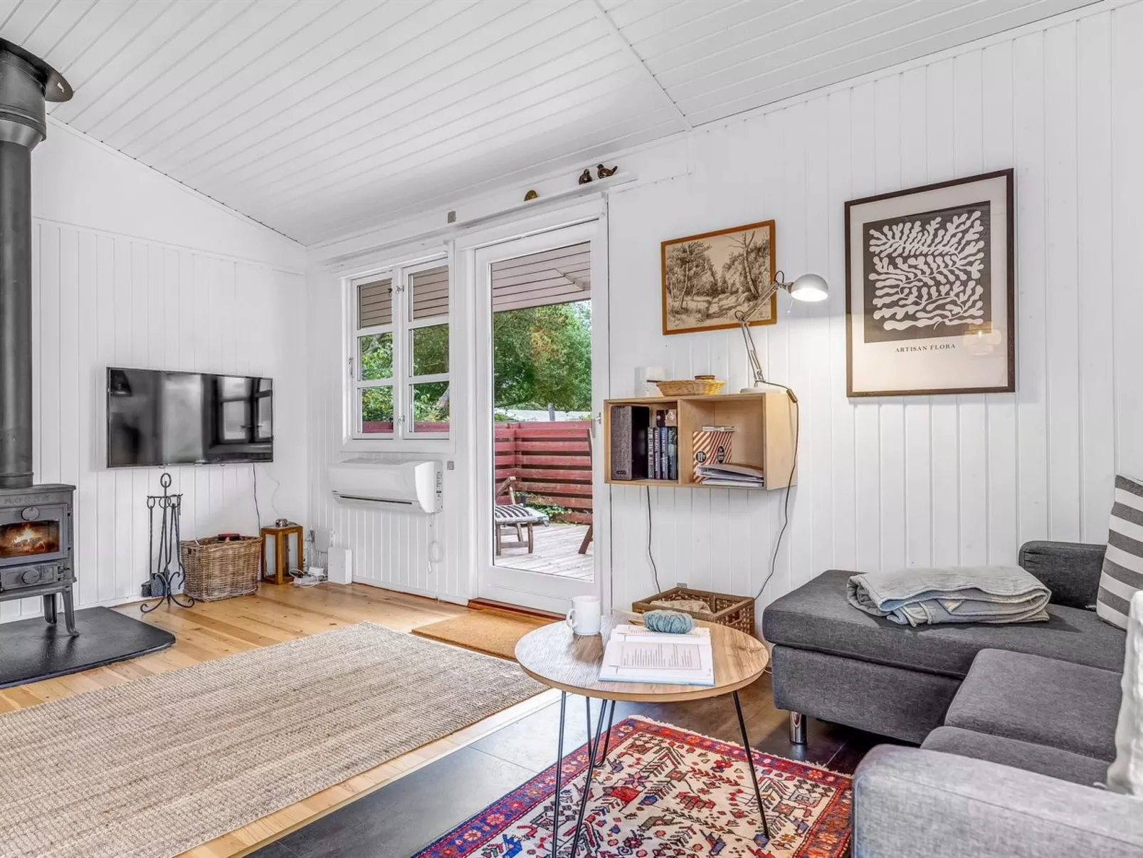 "Borghild" - 500m from the sea-Binnen