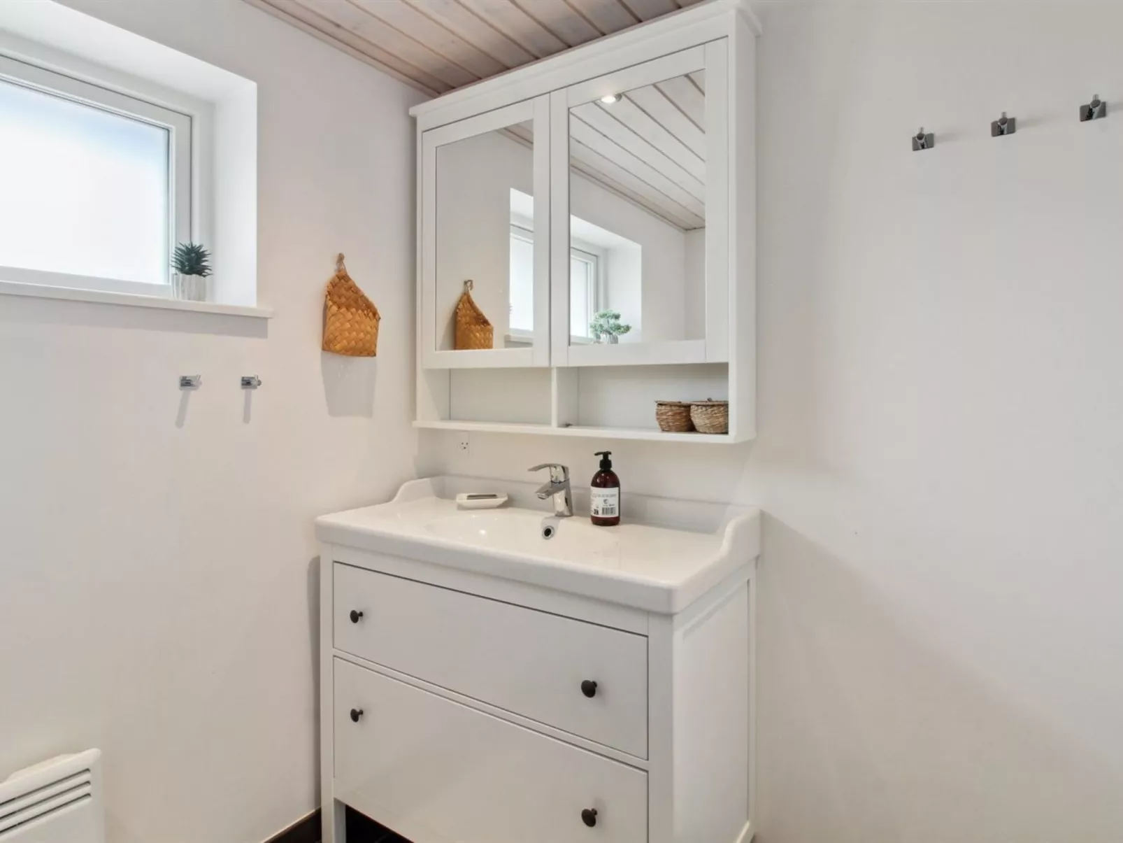 "Golubinka" - 2.5km from the sea-Binnen