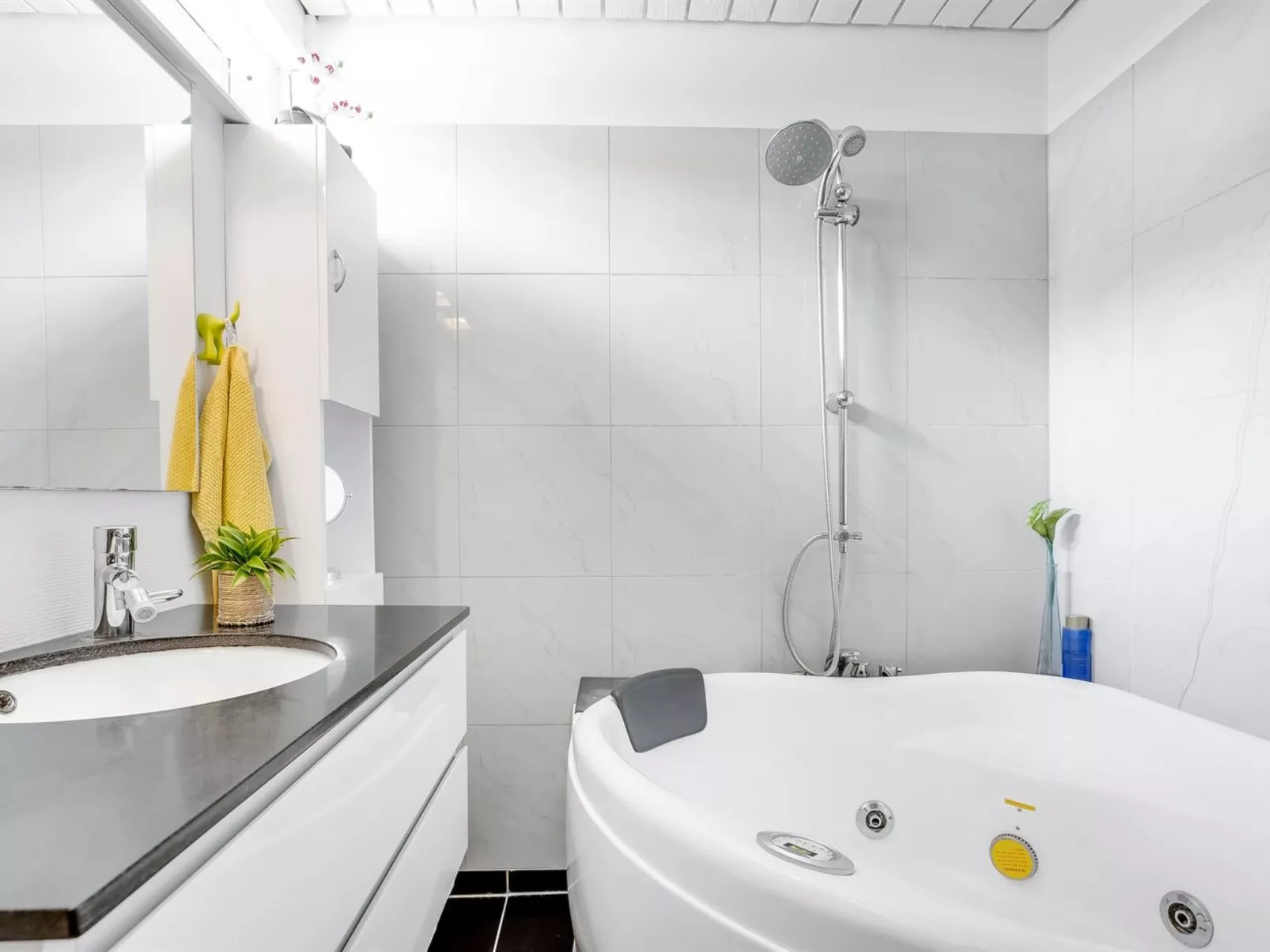 "Duende" - 200m from the sea-Binnen