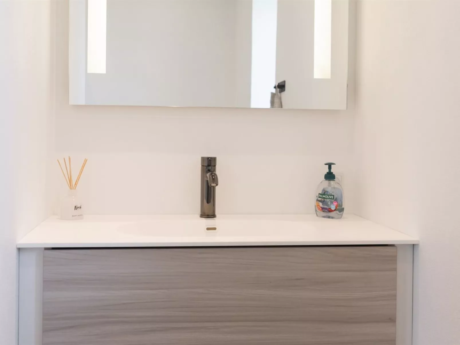 "Nico" - 600m from the sea-Binnen