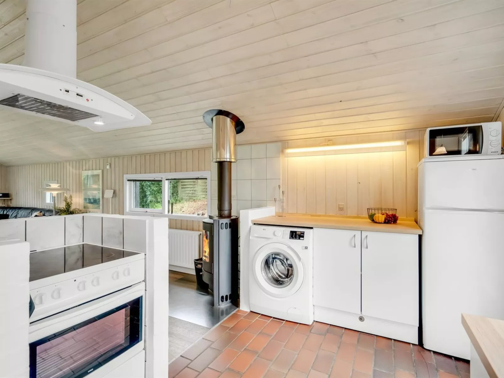 "Adrienne" - 240m from the sea-Binnen